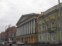 Петербургское здание музея